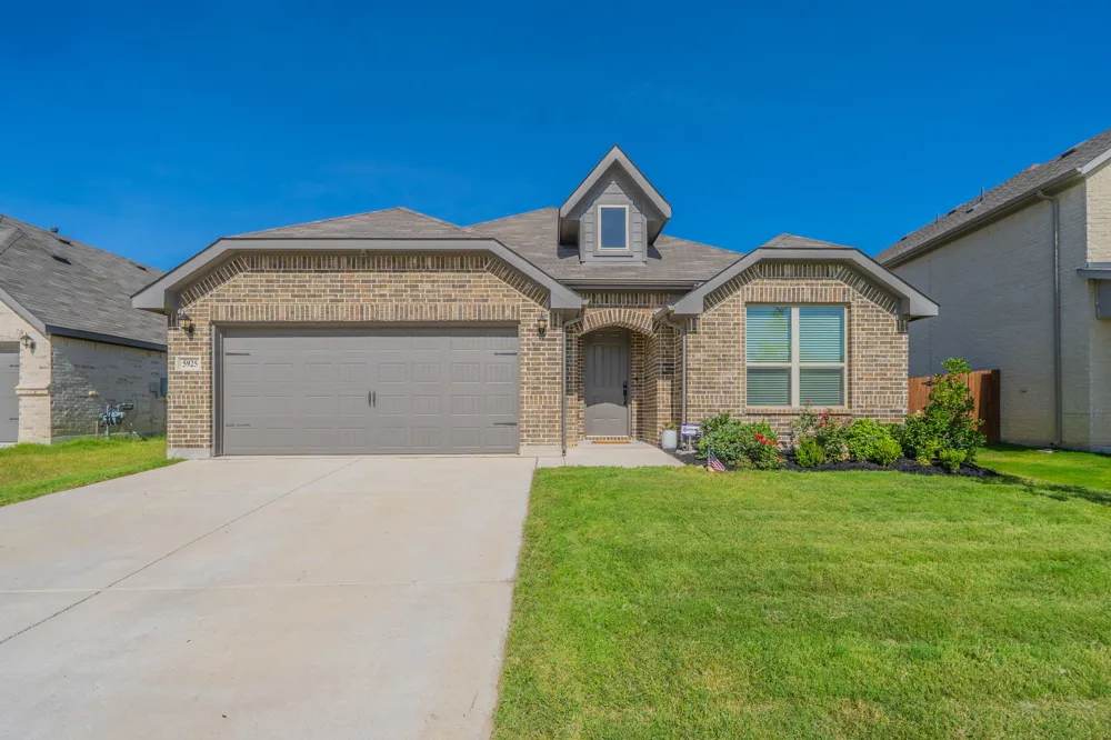 5925 Lovills Creek Street Fort Worth, TX 76179