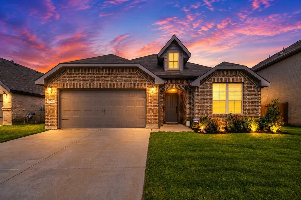 5925 Lovills Creek Street Fort Worth, TX 76179