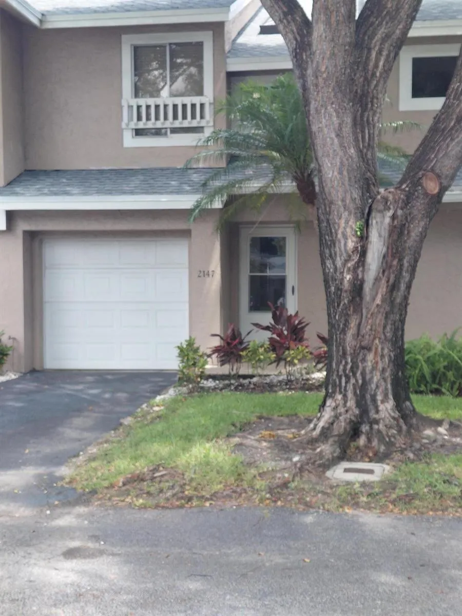 2147 Discovery Circle W Deerfield Beach, FL 33442