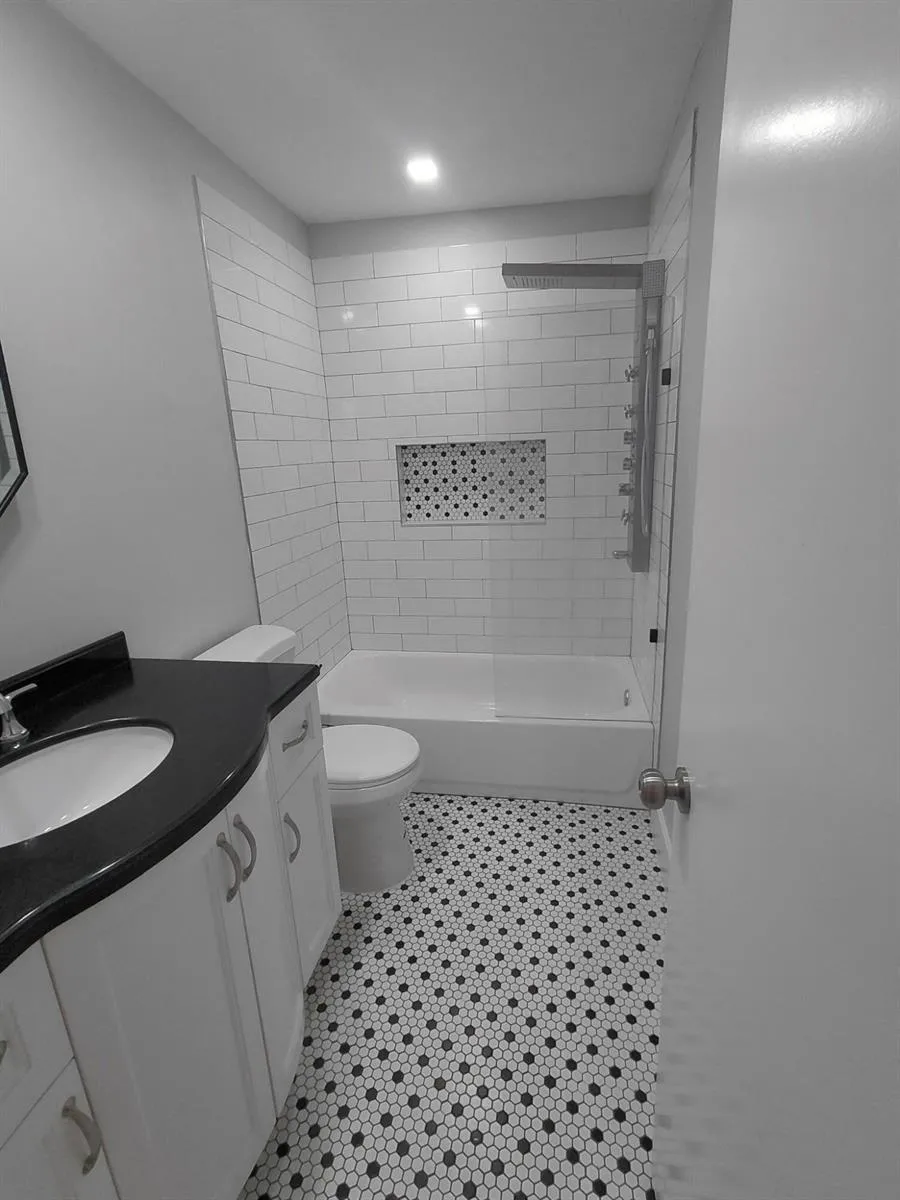 2147 Discovery Circle W Deerfield Beach, FL 33442