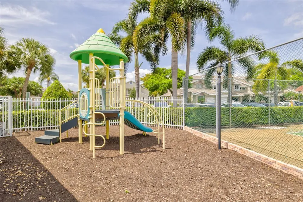 2147 Discovery Circle W Deerfield Beach, FL 33442