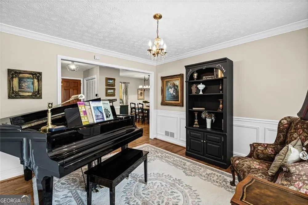 2730 Fontainebleau DR Dunwoody, GA 30360