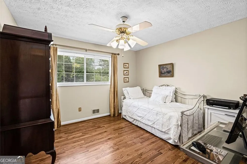 2730 Fontainebleau DR Dunwoody, GA 30360