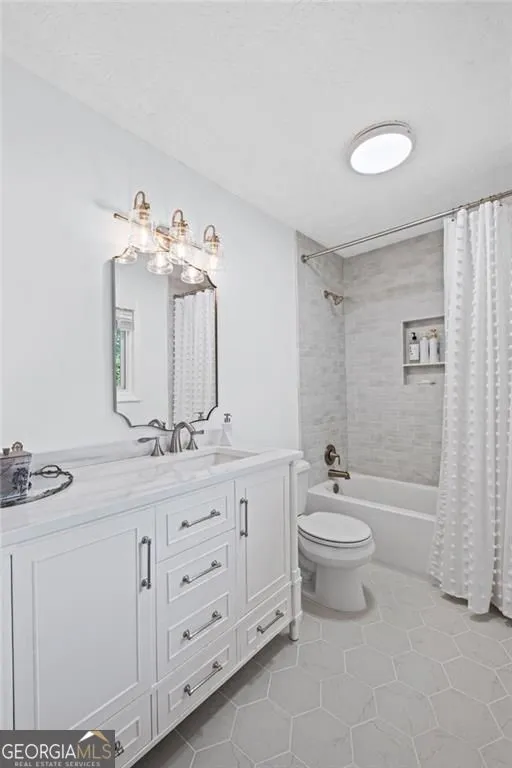 2730 Fontainebleau DR Dunwoody, GA 30360