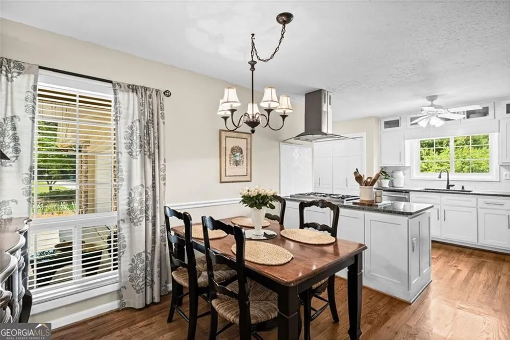 2730 Fontainebleau DR Dunwoody, GA 30360