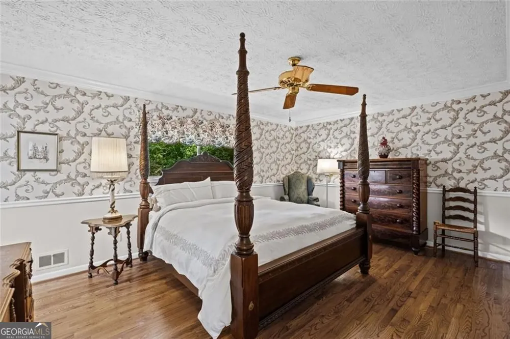 2730 Fontainebleau DR Dunwoody, GA 30360