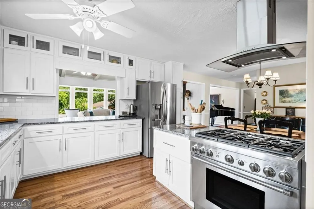 2730 Fontainebleau DR Dunwoody, GA 30360