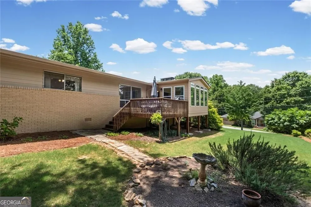 2730 Fontainebleau DR Dunwoody, GA 30360