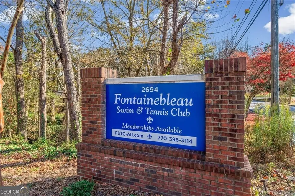 2730 Fontainebleau DR Dunwoody, GA 30360