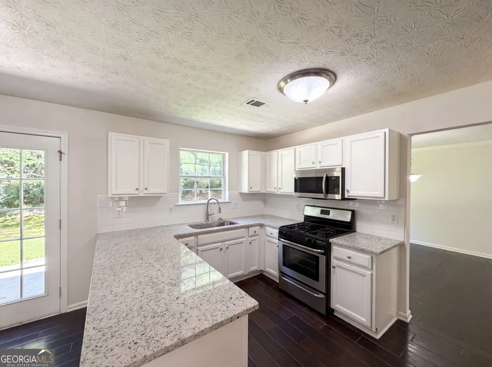 3582 Coveside CT Loganville, GA 30052