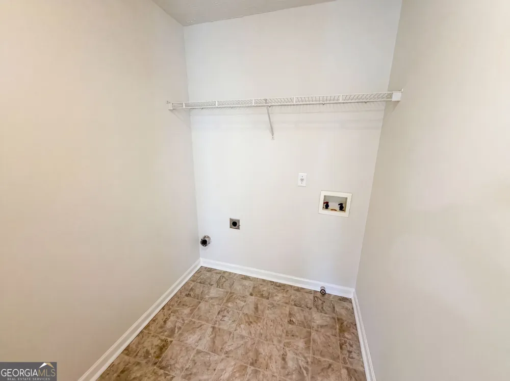 3582 Coveside CT Loganville, GA 30052
