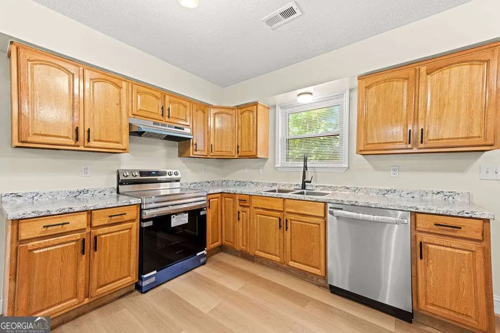 106 Park ST Chickamauga, GA 30707