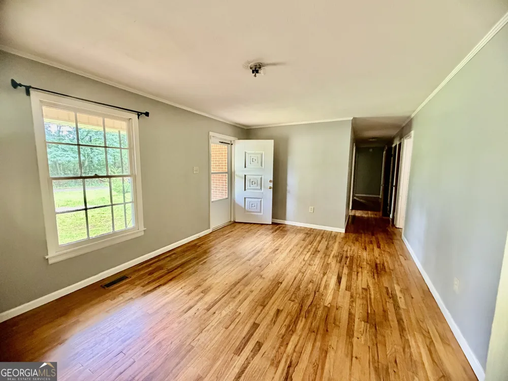 295 Gose RD Forsyth, GA 31029