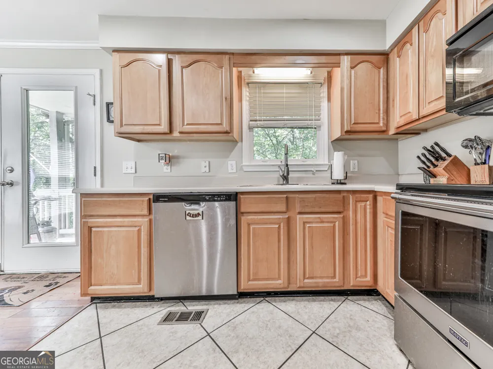 137 Blue Fox LOOP Waleska, GA 30183