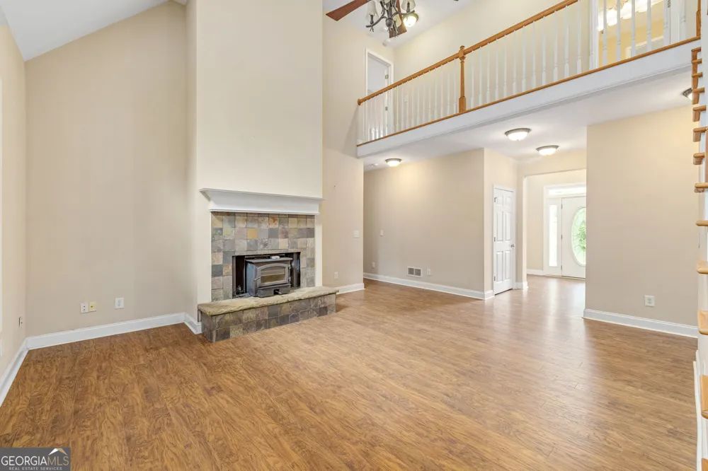 7913 Pea Ridge RD Lula, GA 30554