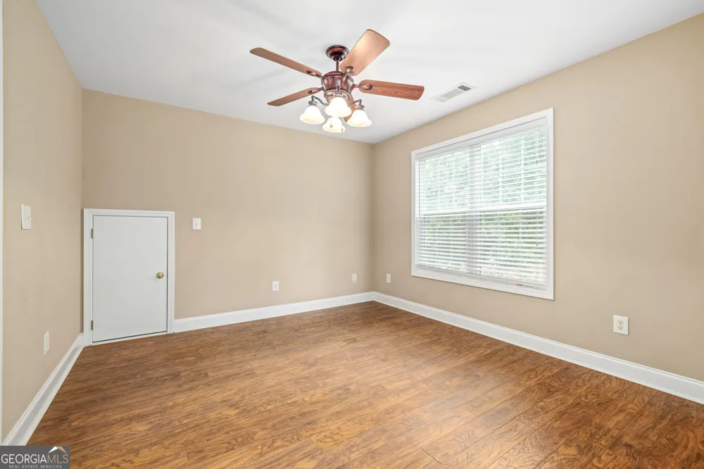 7913 Pea Ridge RD Lula, GA 30554