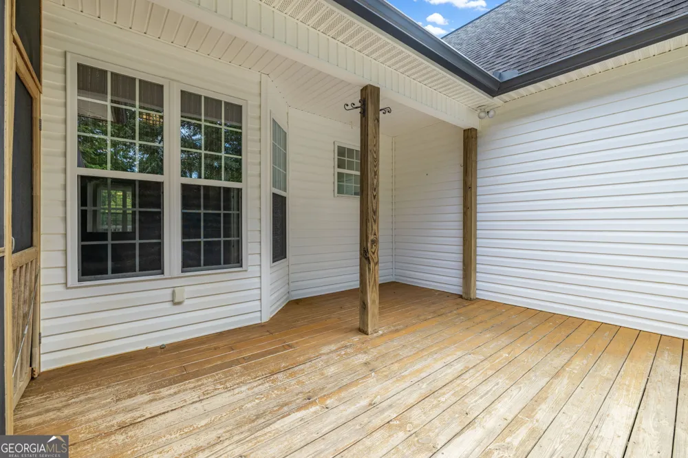 7913 Pea Ridge RD Lula, GA 30554