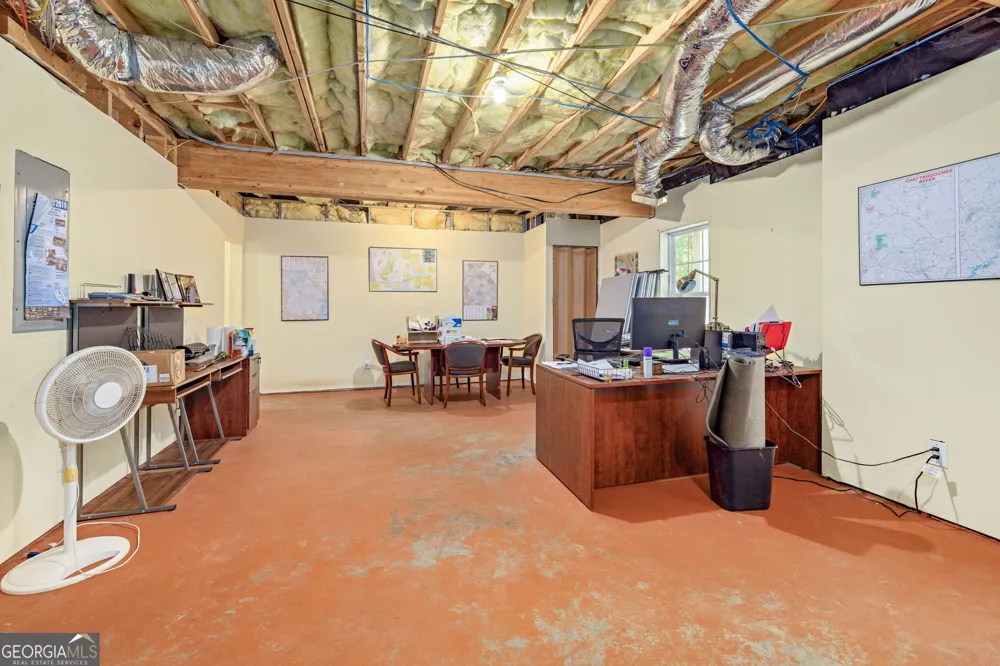 7913 Pea Ridge RD Lula, GA 30554