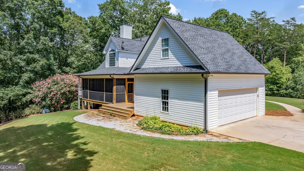 7913 Pea Ridge RD Lula, GA 30554