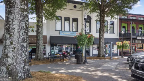 207-208 Adamson Square