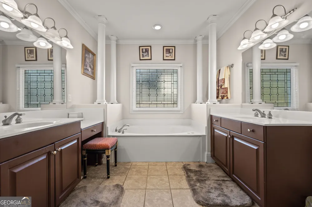 221 Langshire DR McDonough, GA 30253