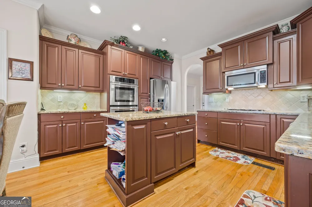 221 Langshire DR McDonough, GA 30253