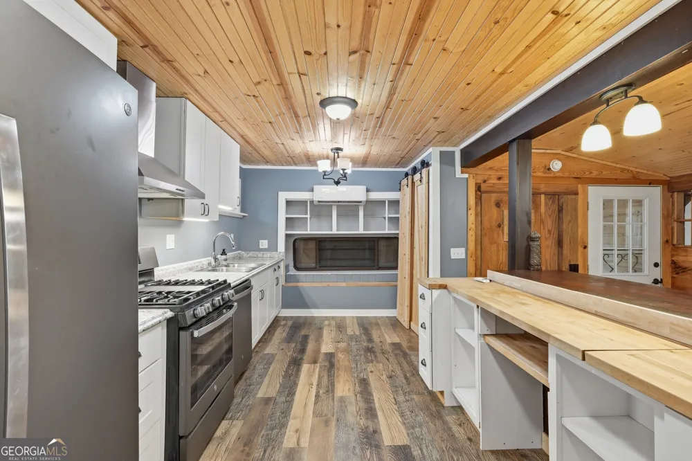 129 Nob Hill RDG Cleveland, GA 30528
