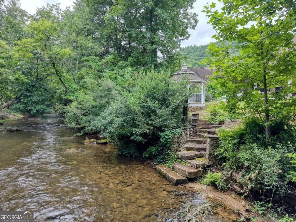 2187 Big Pine DR Hiawassee, GA 30546