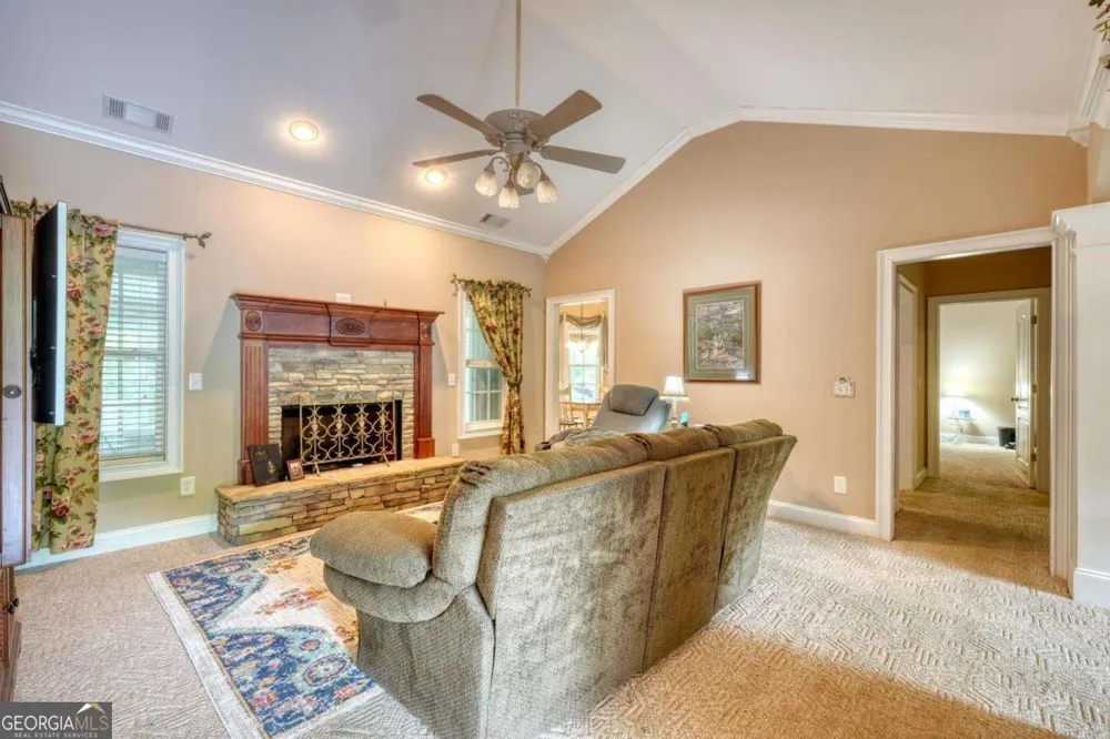 2187 Big Pine DR Hiawassee, GA 30546