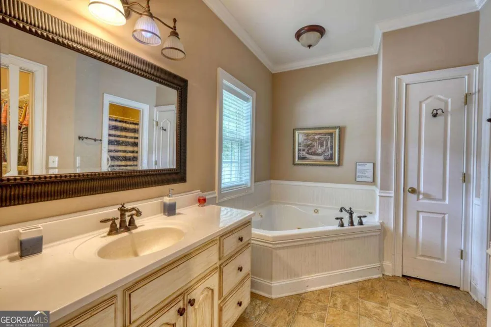 2187 Big Pine DR Hiawassee, GA 30546