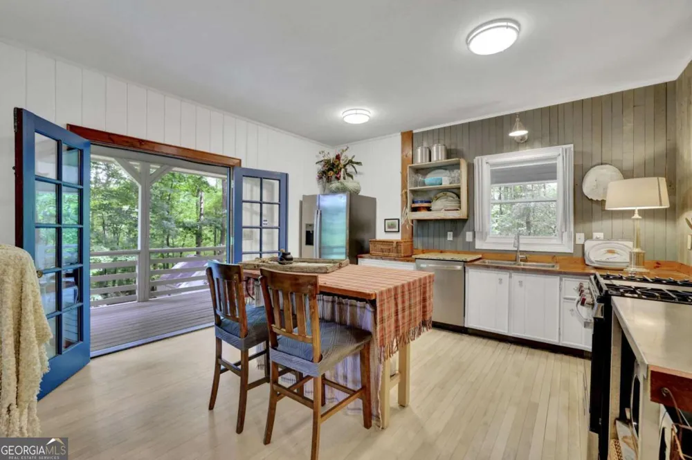 219 Raven Cliff RD Talking Rock, GA 30175