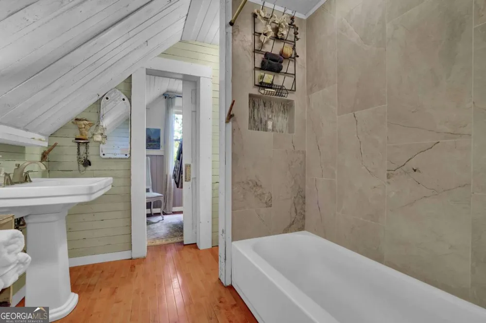 219 Raven Cliff RD Talking Rock, GA 30175
