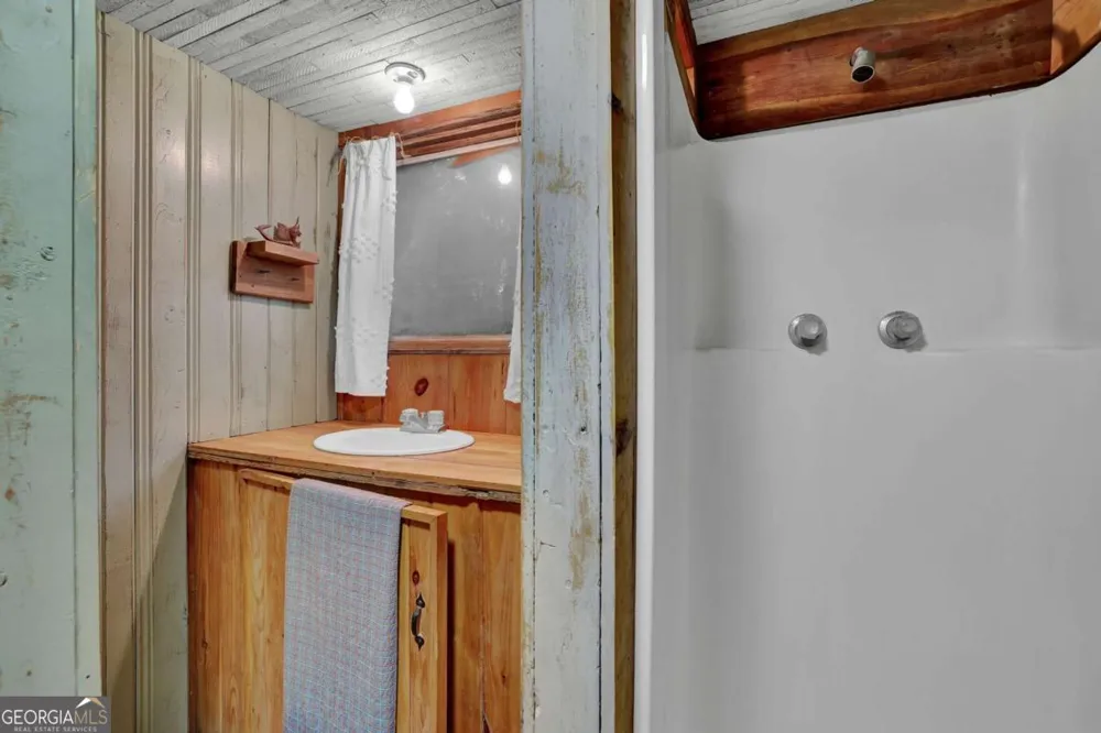 219 Raven Cliff RD Talking Rock, GA 30175