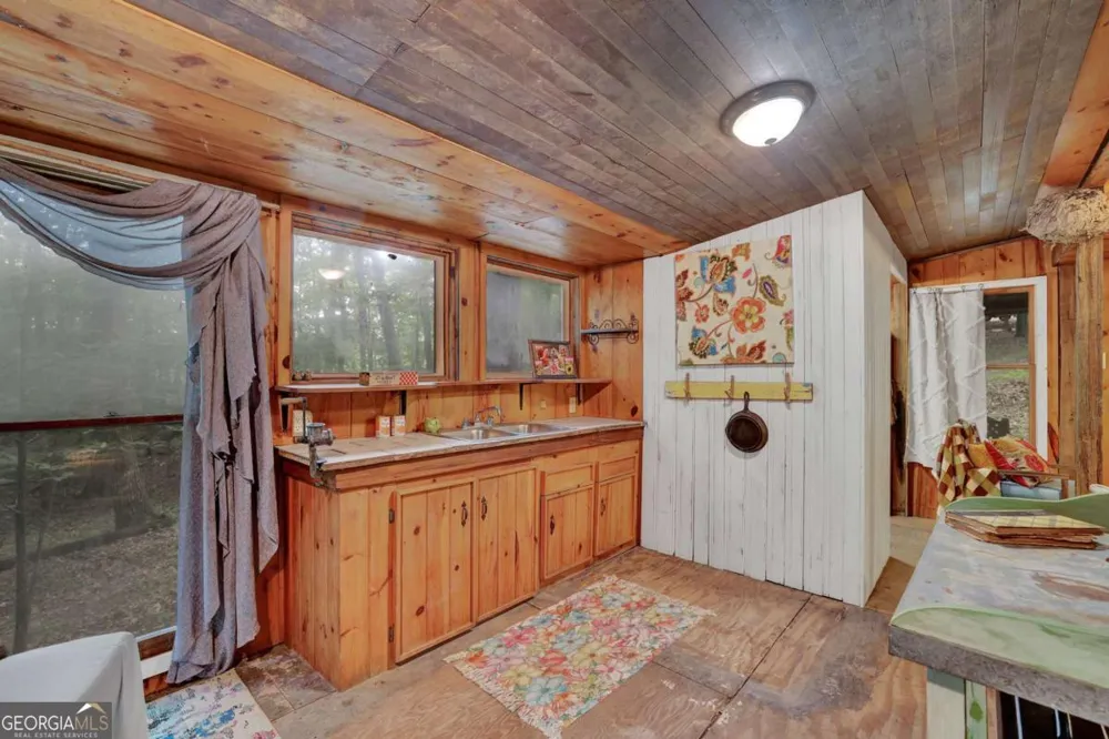 219 Raven Cliff RD Talking Rock, GA 30175