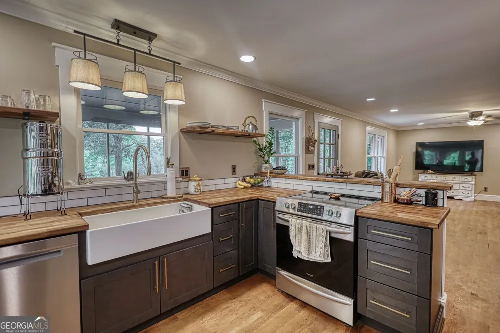 2217 Meadows RD Newborn, GA 30056
