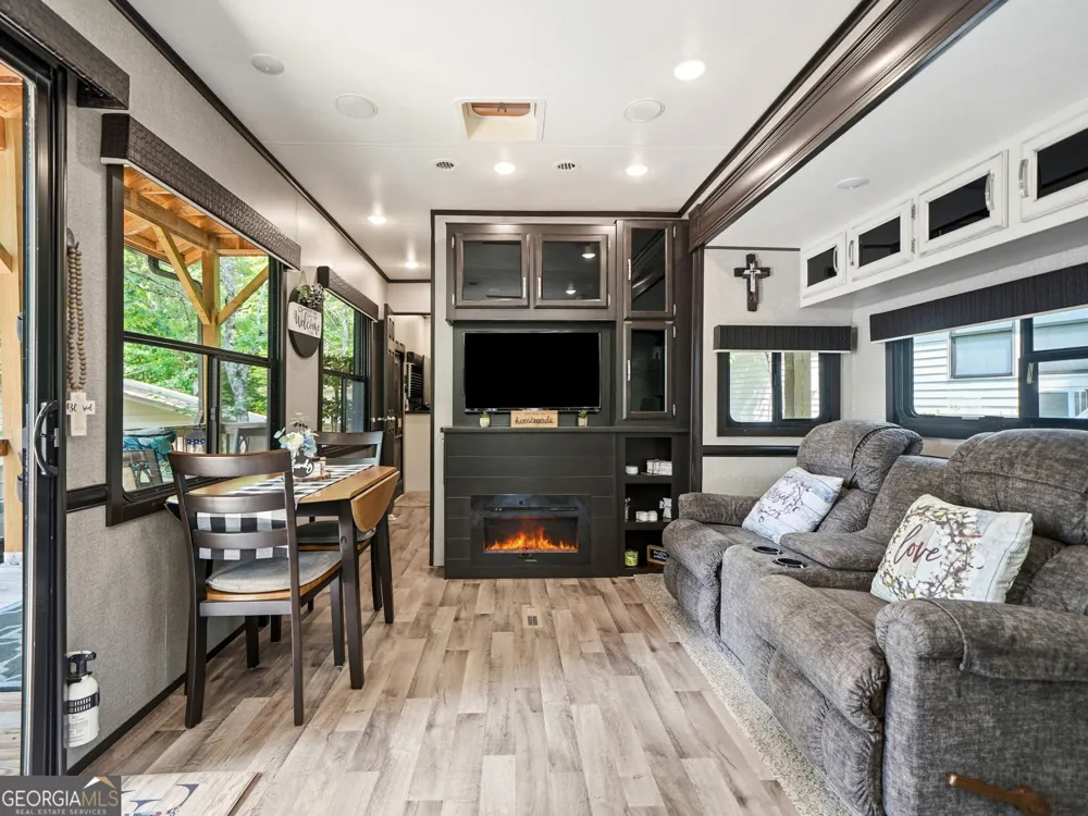 104 Cindy PKWY Cleveland, GA 30528