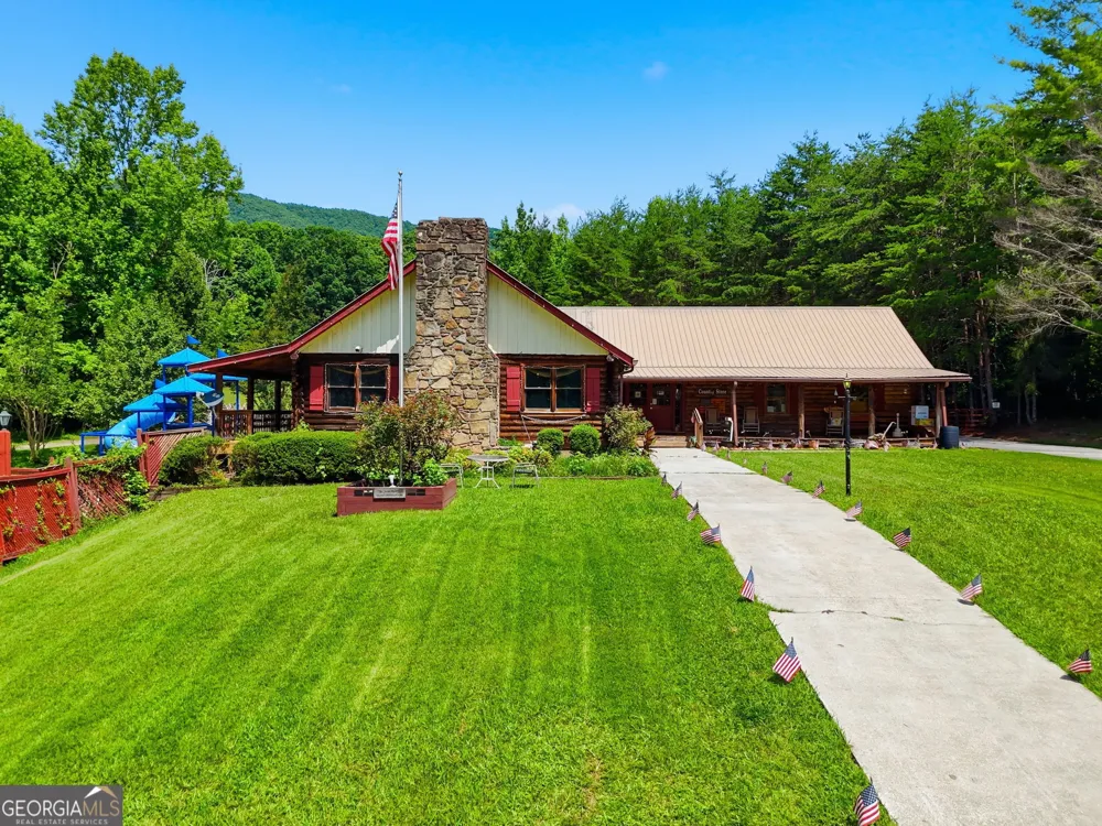 104 Cindy PKWY Cleveland, GA 30528