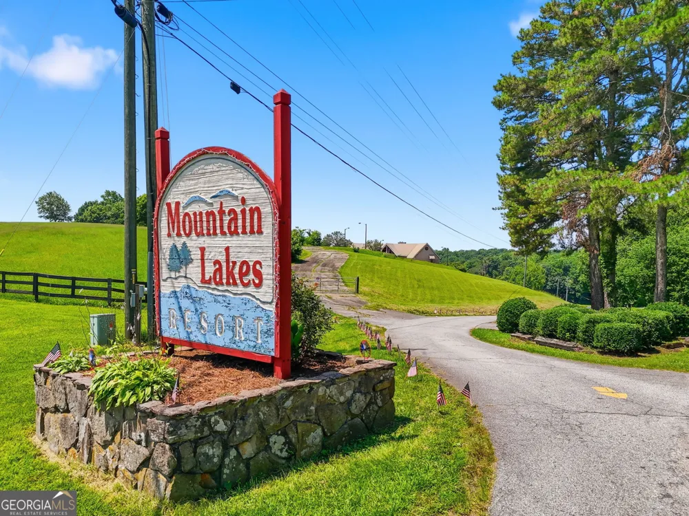 104 Cindy PKWY Cleveland, GA 30528