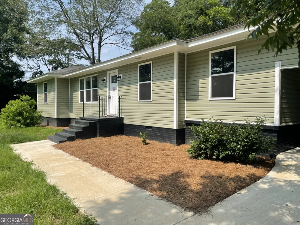 2323 S 1ST AVE Lanett, AL 36863