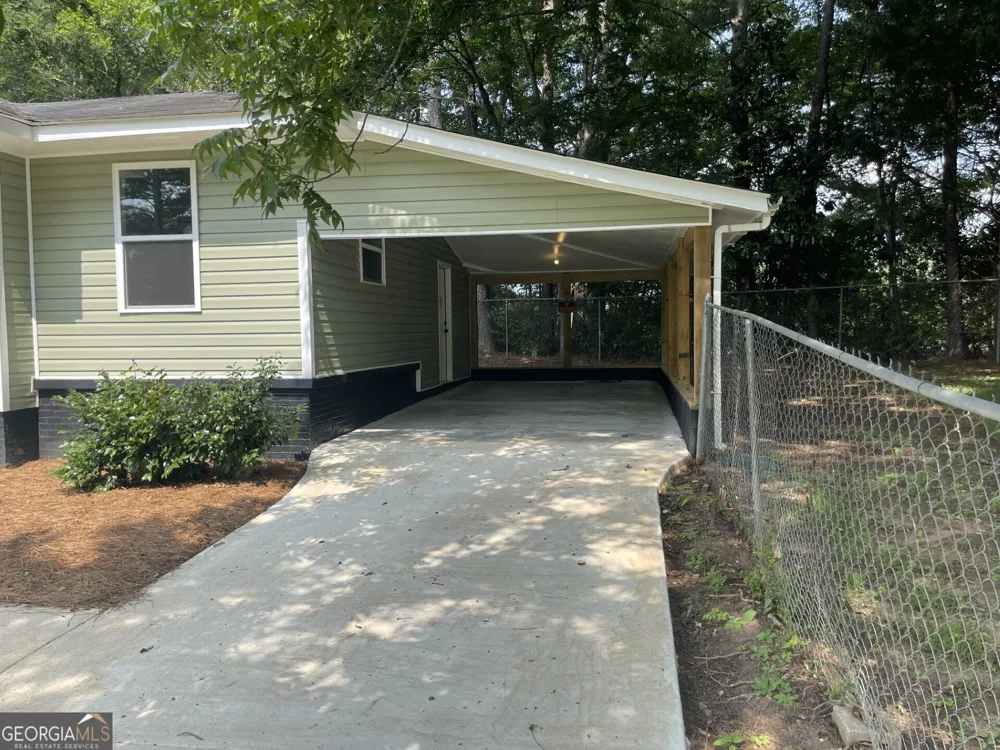 2323 S 1ST AVE Lanett, AL 36863