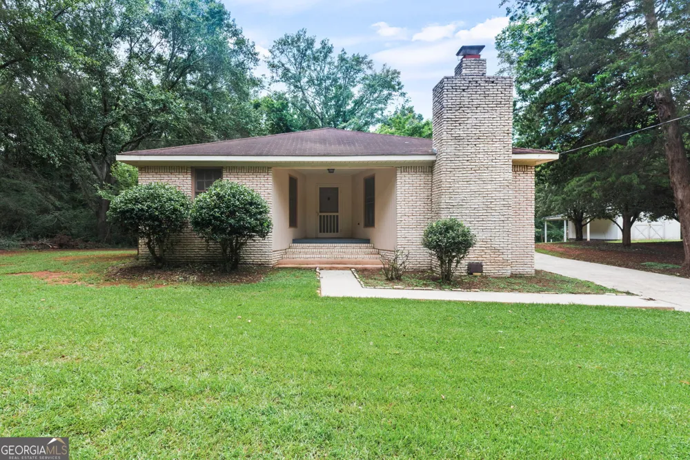 8 Thompson LN Thomaston, GA 30286