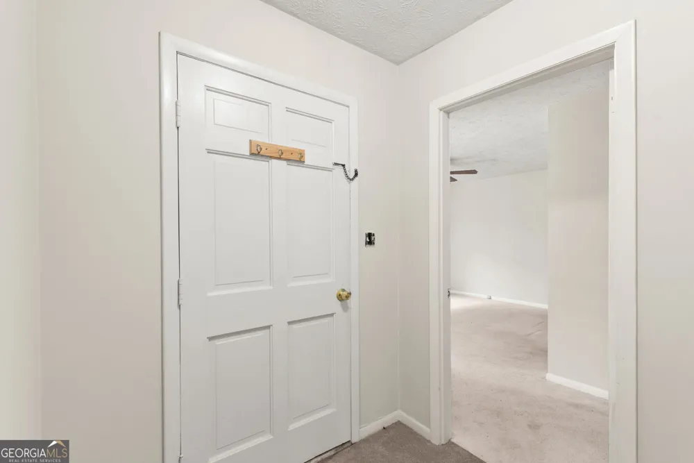 8 Thompson LN Thomaston, GA 30286