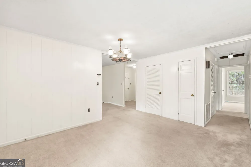 8 Thompson LN Thomaston, GA 30286
