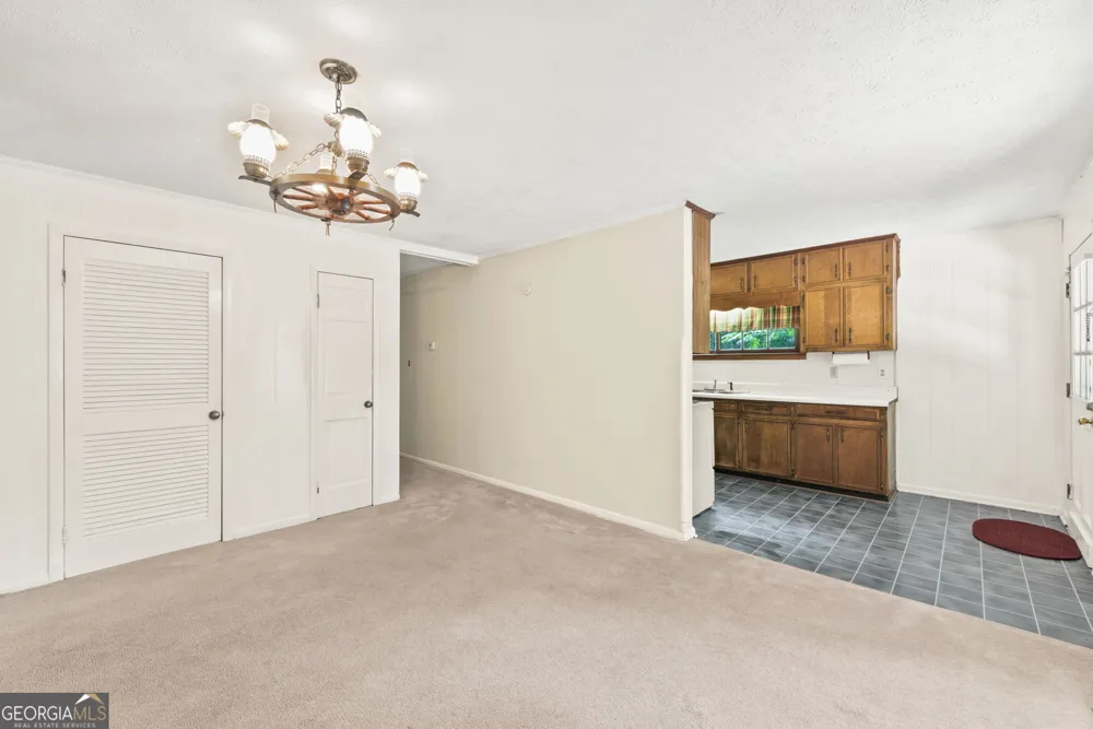 8 Thompson LN Thomaston, GA 30286