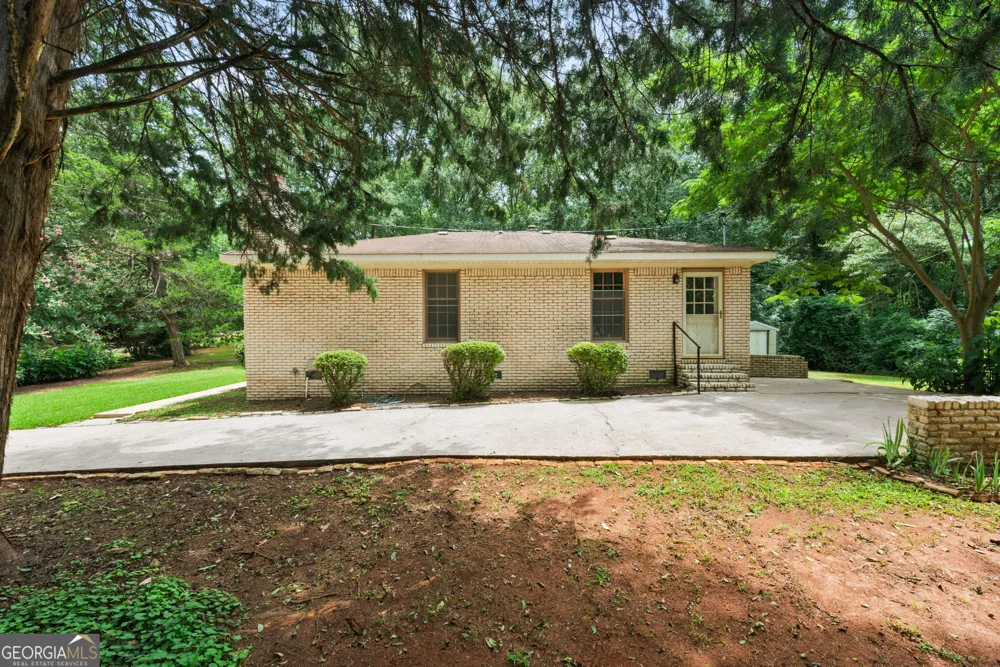 8 Thompson LN Thomaston, GA 30286