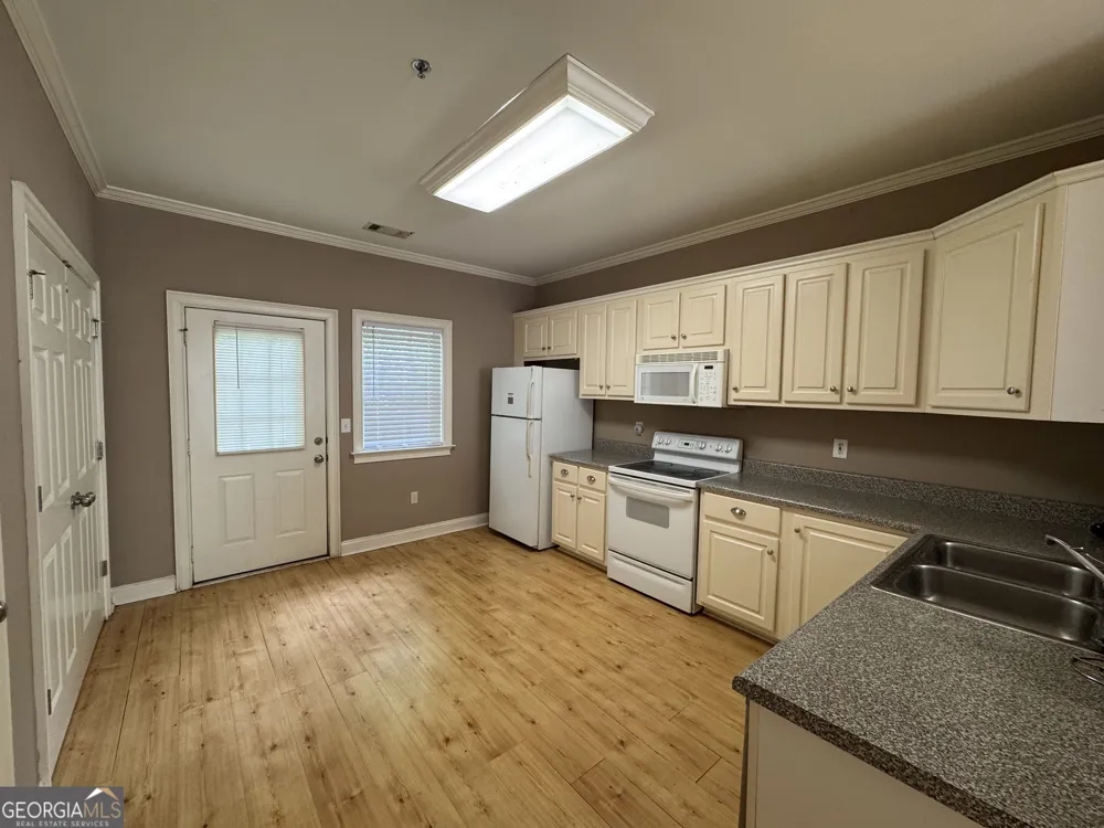 460 Barnett Shoals RD Athens, GA 30605
