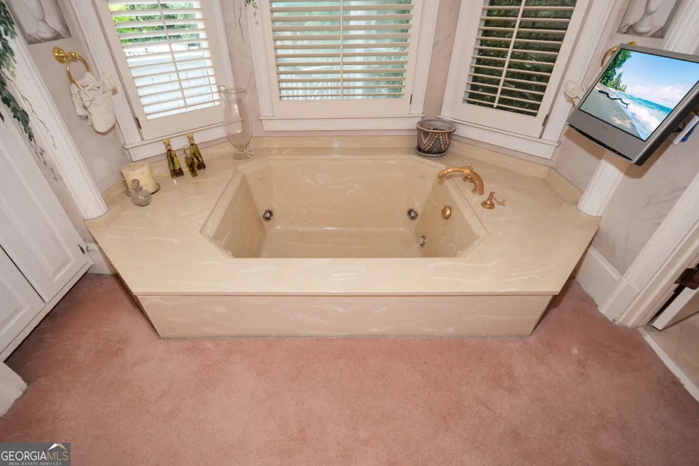 1640 Lazy River LN Sandy Springs, GA 30350