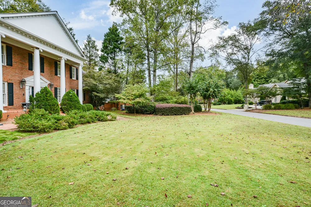 1640 Lazy River LN Sandy Springs, GA 30350