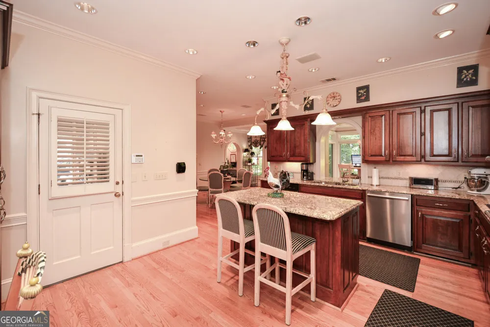 1640 Lazy River LN Sandy Springs, GA 30350