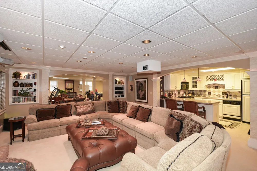 1640 Lazy River LN Sandy Springs, GA 30350
